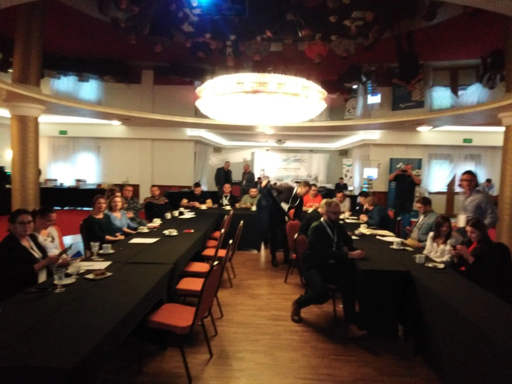 SAPMED - zebranie założycielskie , sala obrad